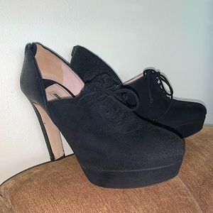 LN Miu Miu leather and suede bootie